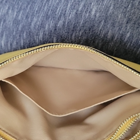 Coach - Picture 9 of 10